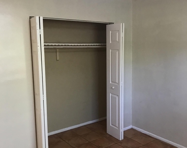 652 Sw 16th Avenue - Photo Thumbnail 4