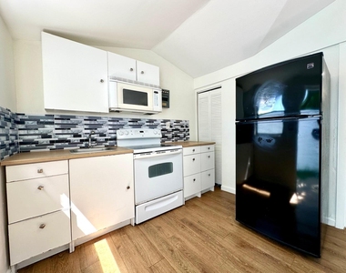 6101 Webster Avenue - Photo Thumbnail 4