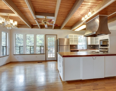 1301 Dublin Street - Photo Thumbnail 8