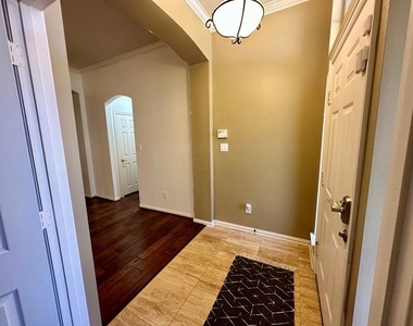 2013 Saint Anne Drive - Photo Thumbnail 2