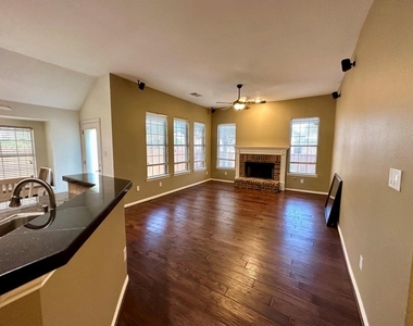 2013 Saint Anne Drive - Photo Thumbnail 6