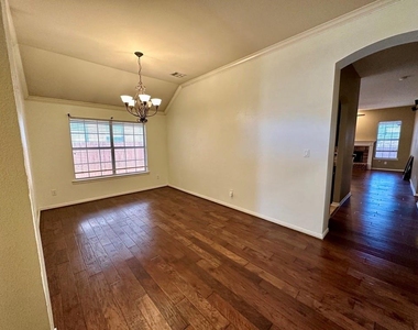2013 Saint Anne Drive - Photo Thumbnail 5