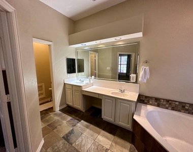 2013 Saint Anne Drive - Photo Thumbnail 20