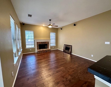 2013 Saint Anne Drive - Photo Thumbnail 7