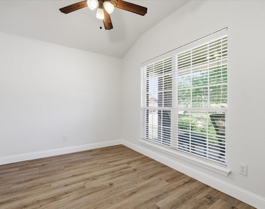 4516 Remuda Lane - Photo Thumbnail 2
