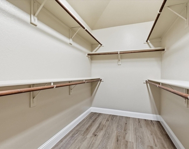 4516 Remuda Lane - Photo Thumbnail 13