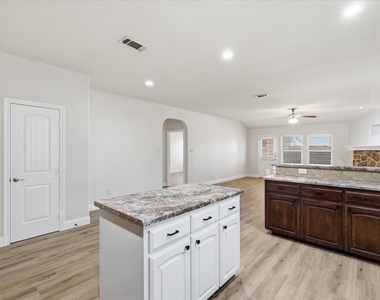 4516 Remuda Lane - Photo Thumbnail 8
