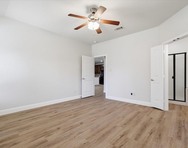 4516 Remuda Lane - Photo Thumbnail 10