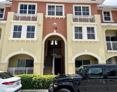 10805 Nw 89th Terrace - Photo Thumbnail 2