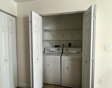 10805 Nw 89th Terrace - Photo Thumbnail 10