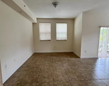 10805 Nw 89th Terrace - Photo Thumbnail 9