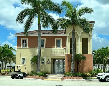 10805 Nw 89th Terrace - Photo Thumbnail 1