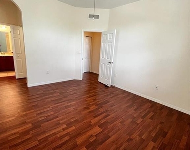 10805 Nw 89th Terrace - Photo Thumbnail 15