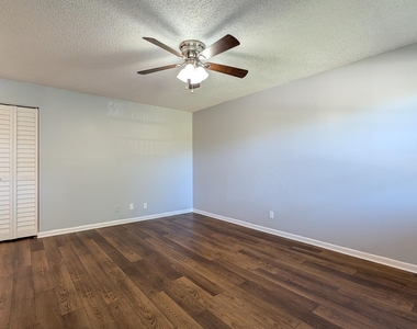 2301 Se 4th Street - Photo Thumbnail 4