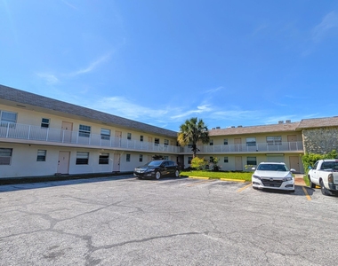 2301 Se 4th Street - Photo Thumbnail 2