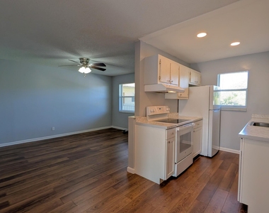 2301 Se 4th Street - Photo Thumbnail 7