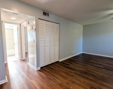 2301 Se 4th Street - Photo Thumbnail 8