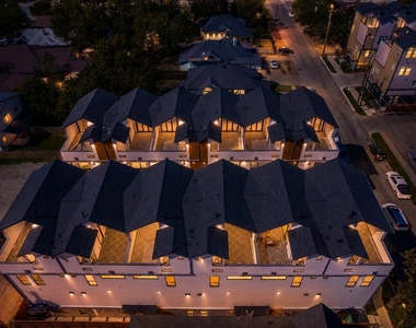 708 W 10th Street - Photo Thumbnail 3