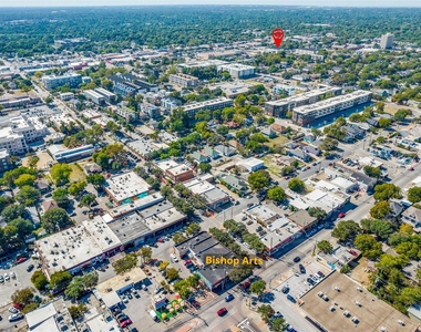 708 W 10th Street - Photo Thumbnail 25
