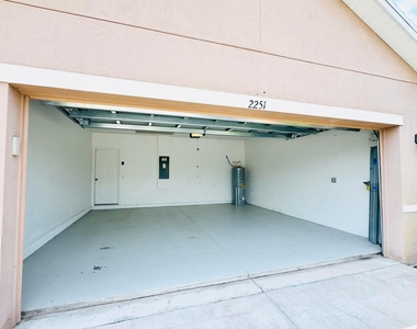 2251 Sw Garfield Drive Sw - Photo Thumbnail 2