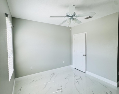 2251 Sw Garfield Drive Sw - Photo Thumbnail 4