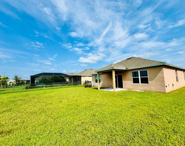 2251 Sw Garfield Drive Sw - Photo Thumbnail 10