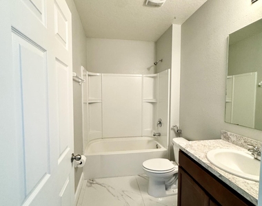 2251 Sw Garfield Drive Sw - Photo Thumbnail 5