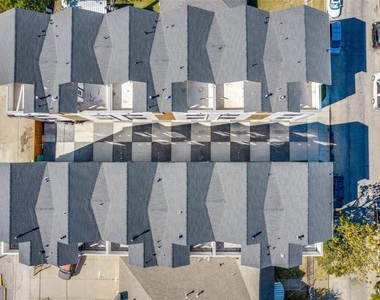 708 W 10th Street - Photo Thumbnail 24