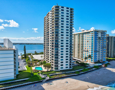 5420 N Ocean Drive - Photo Thumbnail 33