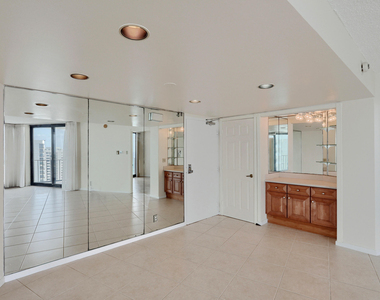 5420 N Ocean Drive - Photo Thumbnail 15