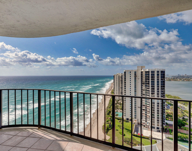 5420 N Ocean Drive - Photo Thumbnail 1