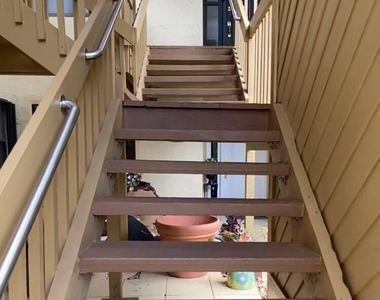 13135 Chadwick Court - Photo Thumbnail 14