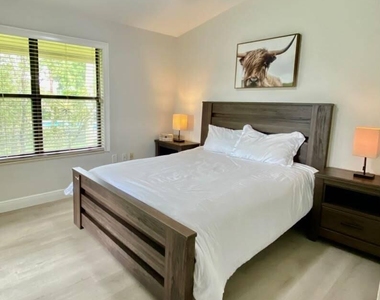 13135 Chadwick Court - Photo Thumbnail 6