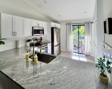 13135 Chadwick Court - Photo Thumbnail 2