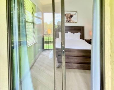 13135 Chadwick Court - Photo Thumbnail 7