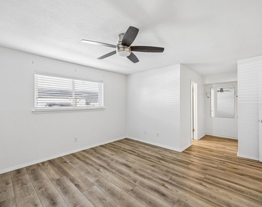 4719 Skillman Street - Photo Thumbnail 11