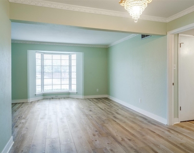 4719 Skillman Street - Photo Thumbnail 8