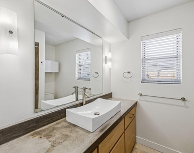 4719 Skillman Street - Photo Thumbnail 12