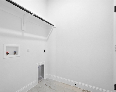 229 Clairmont Drive - Photo Thumbnail 20