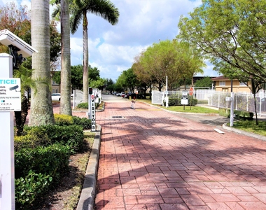 1145 Golden Lakes Boulevard - Photo Thumbnail 2