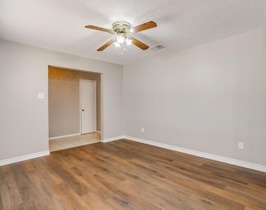 6528 Winifred Drive - Photo Thumbnail 4