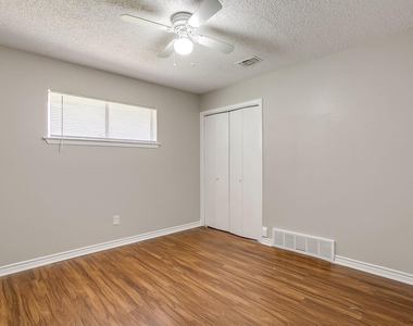 6528 Winifred Drive - Photo Thumbnail 15