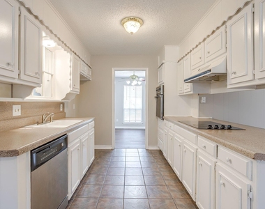 6528 Winifred Drive - Photo Thumbnail 8