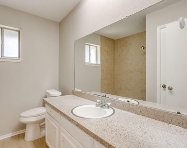 6528 Winifred Drive - Photo Thumbnail 14