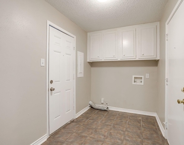 6528 Winifred Drive - Photo Thumbnail 9