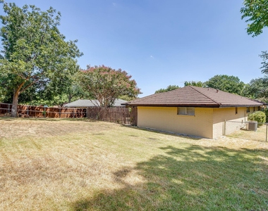 6528 Winifred Drive - Photo Thumbnail 21