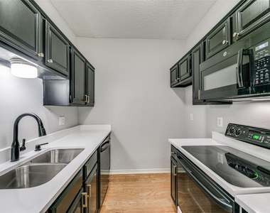 6123 Oram Street - Photo Thumbnail 6