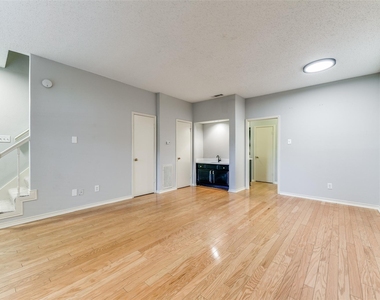 6123 Oram Street - Photo Thumbnail 2