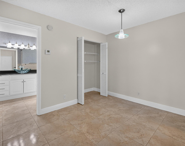 10765 Cleary Boulevard - Photo Thumbnail 14