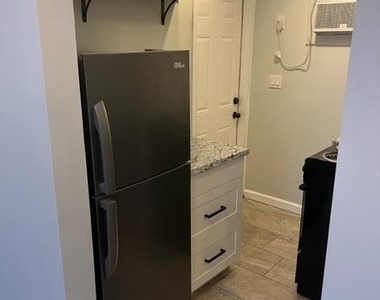 275 Nw 32nd Street - Photo Thumbnail 4